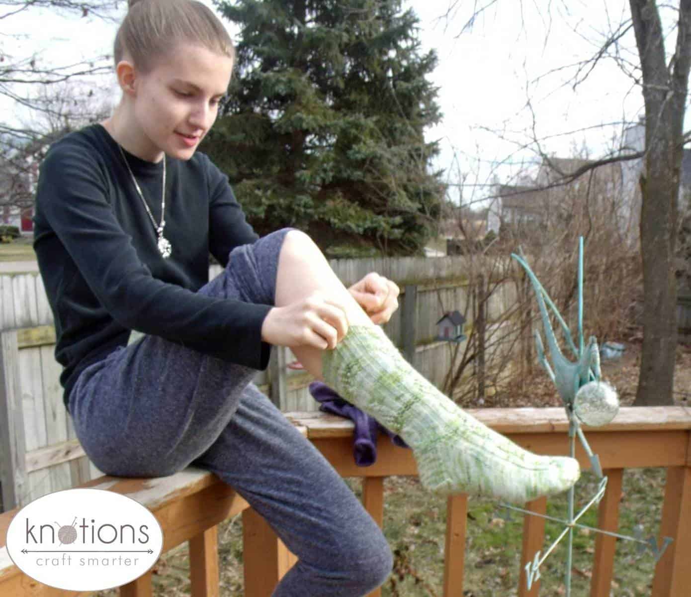 Step Into Spring Socks by Mary E. Rose - Knotions Magazine
