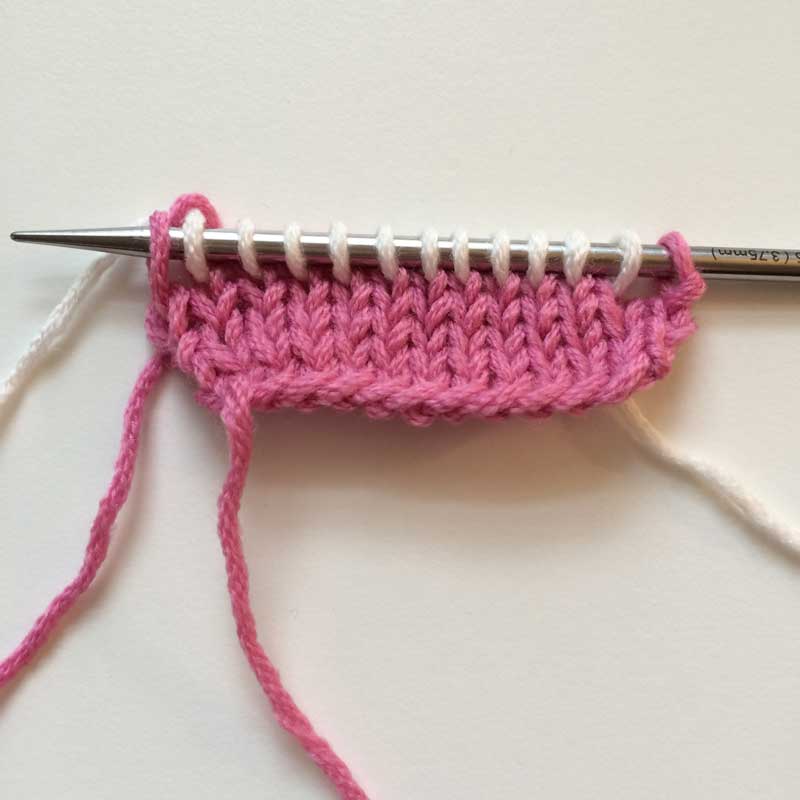 Tutorial Sliding Stitches to Create Another Row knotions